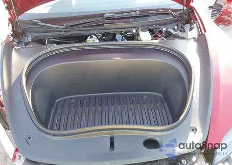 2025 Tesla Model 3 Long Range Rear-Wheel Drive z USA, uszkodzony, nr VIN 5YJ3E1EA7SF077975